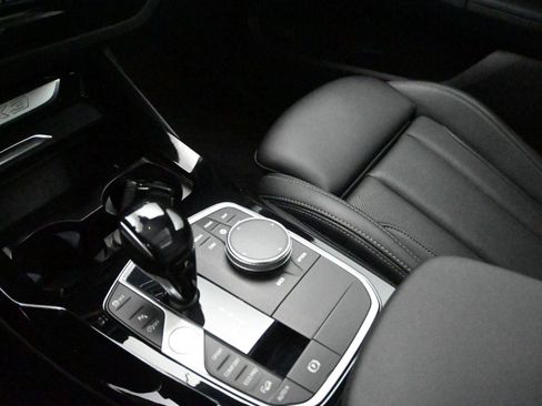 Used 2022 BMW X3 xDrive30i w/ M Sport Package AWD/4WD image 5