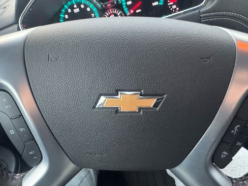 Used 2015 Chevrolet Traverse LT w/ Style and Technology Package image 19