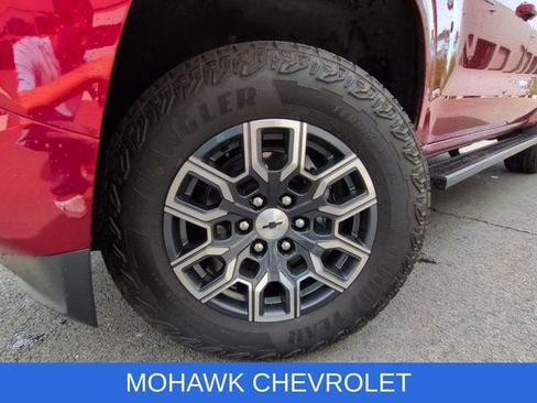 Used 2023 Chevrolet Colorado Z71 w/ Z71 Convenience Package 2 AWD/4WD image 8