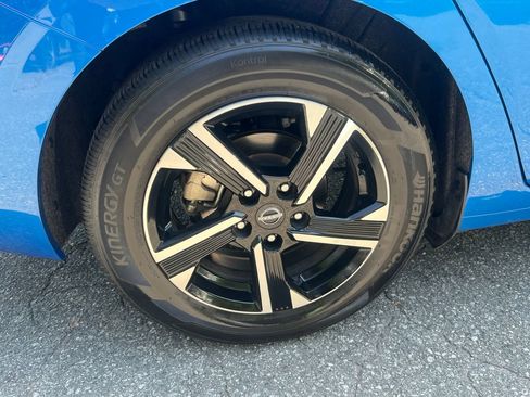Used 2025 Nissan Sentra SV FWD image 12
