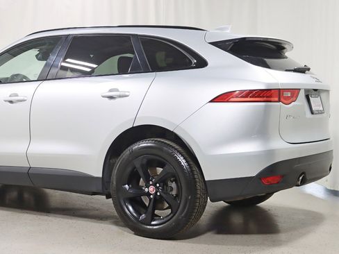 Used 2019 Jaguar F-PACE Premium image 10