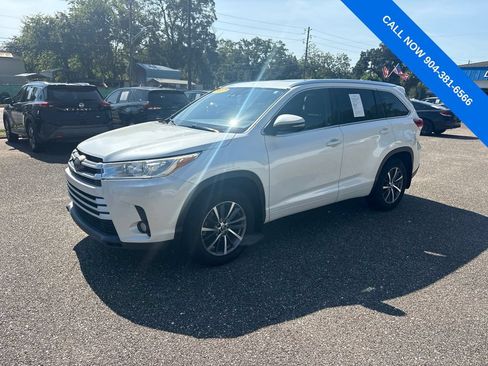 Used 2017 Toyota Highlander XLE AWD/4WD image 2