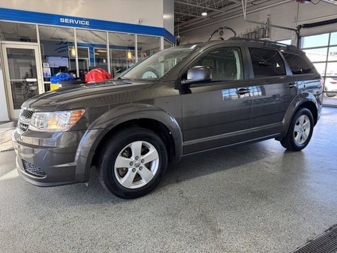 Used 2016 Dodge Journey SE w/ Flexible Seating Group image 4