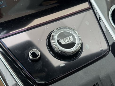 New 2025 Cadillac Escalade IQ Luxury 2 image 27