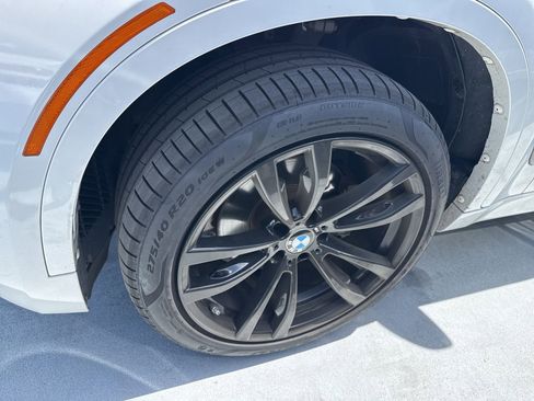 Used 2019 BMW X6 sDrive35i w/ M Sport Package RWD image 3