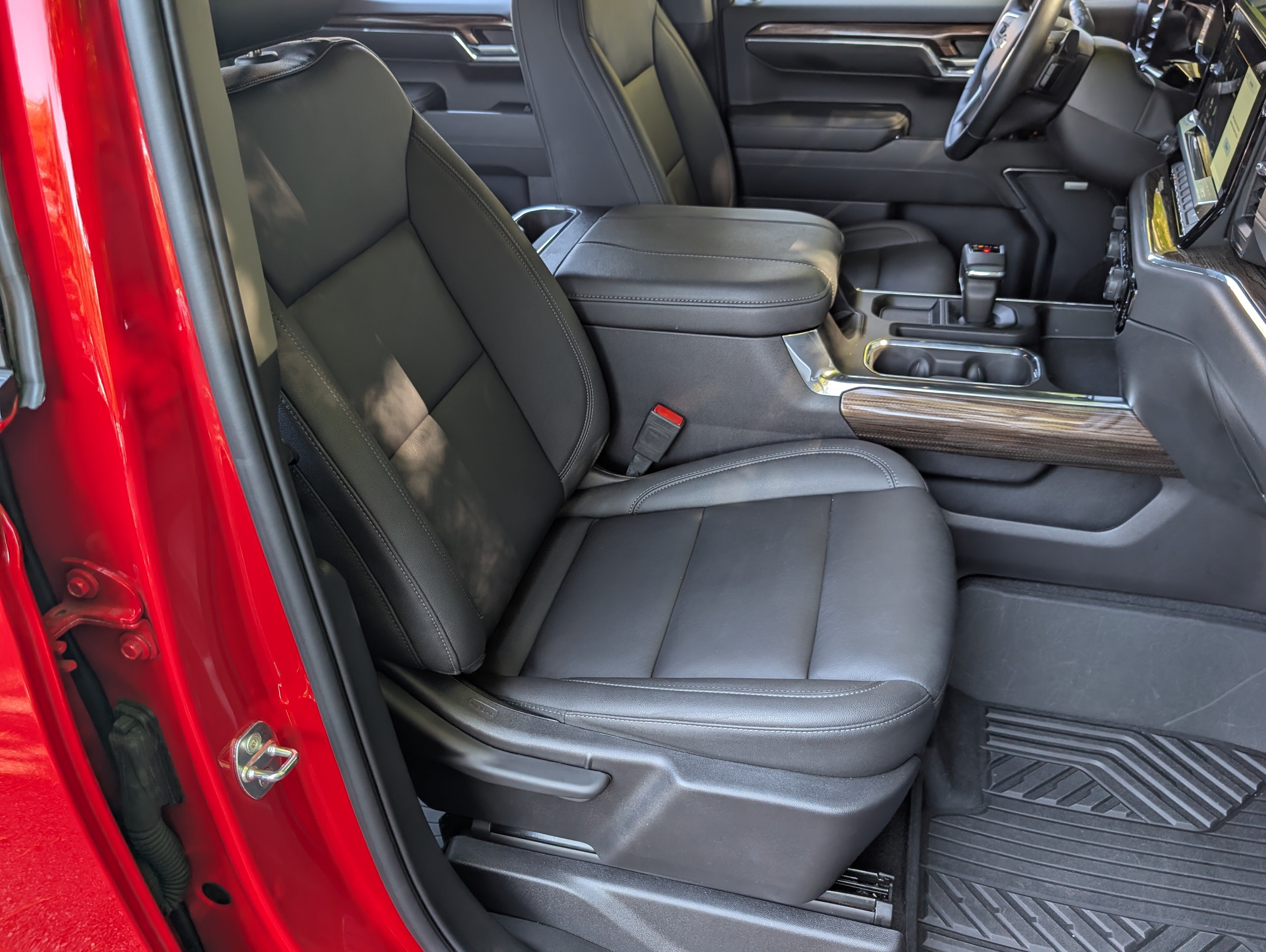 Used 2024 Chevrolet Silverado 1500 LT Trail Boss w/ LT Trail Boss Premium Package AWD/4WD image 20
