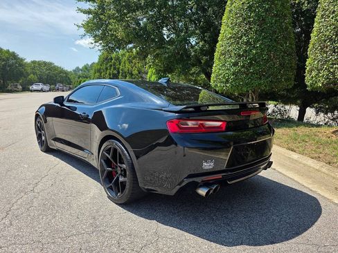 Used 2017 Chevrolet Camaro SS RWD image 3