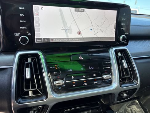 Used 2023 Kia Sorento SX AWD/4WD image 9