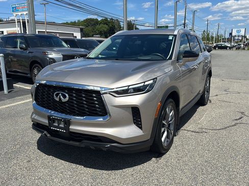 Certified 2024 INFINITI QX60 Luxe w/ Vision Package image 9