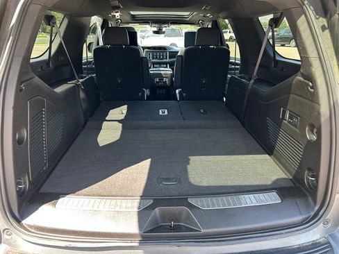Used 2021 GMC Yukon XL Denali w/ Denali Ultimate Package AWD/4WD image 8