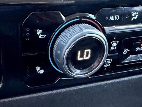 Used 2024 Chevrolet Silverado 2500 LTZ image 24