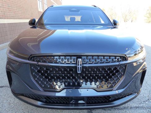 Used 2024 Lincoln Nautilus Reserve w/ Equipment Group 202A image 10