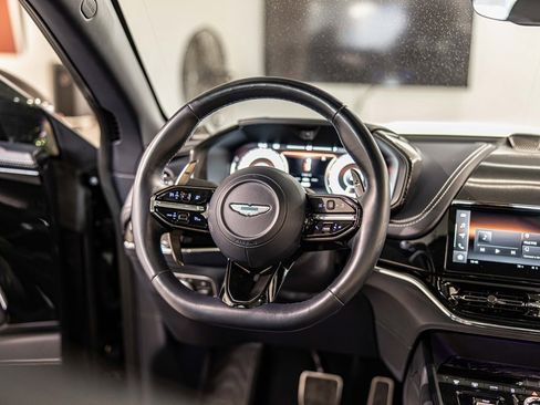 Used 2025 Aston Martin DBX 707 image 40