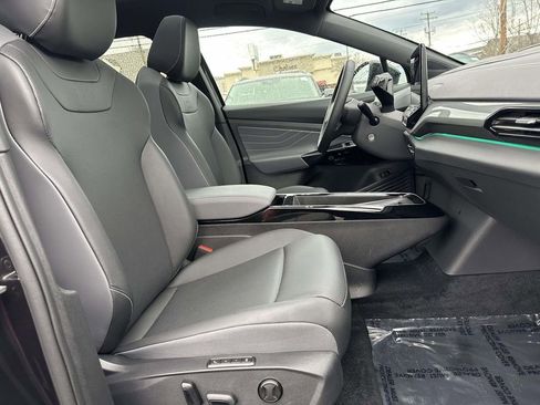 Used 2023 Volkswagen ID.4 Pro S Plus image 11