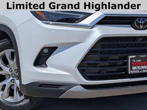 Used 2025 Toyota Grand Highlander FWD image 3