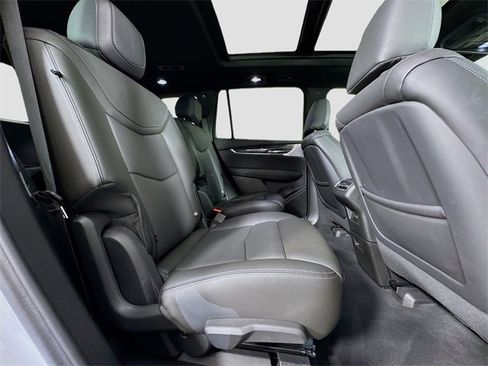 Used 2024 Cadillac XT6 Sport w/ Technology Package image 29
