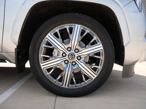 Used 2024 Toyota Sequoia Capstone AWD/4WD image 9