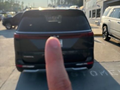 Used 2024 Kia Carnival SX Prestige image 6