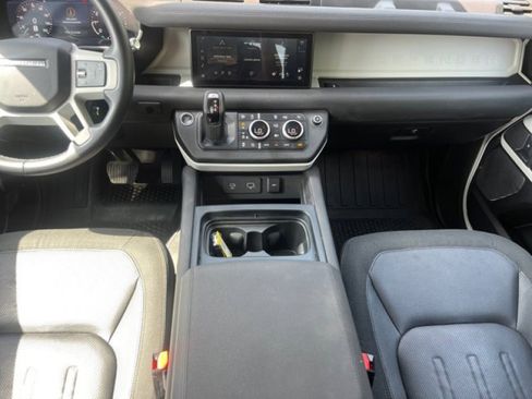 Used 2020 Land Rover Defender 110 SE image 14