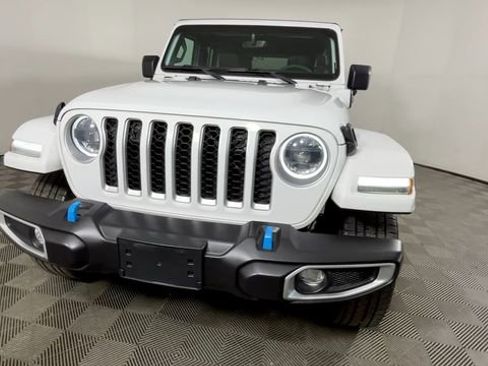 Used 2023 Jeep Wrangler Unlimited Sahara w/ Cold Weather Group AWD/4WD image 12