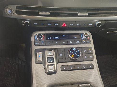 Used 2024 Hyundai Palisade SEL w/ Premium Package AWD/4WD image 12