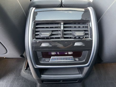 Used 2022 BMW X5 M50i w/ Premium Package image 21