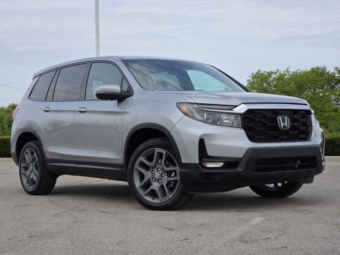 Used 2023 Honda Passport EX-L image 2