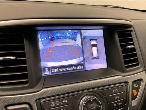 Used 2017 Nissan Pathfinder SL image 22