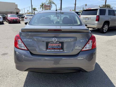 Used 2019 Nissan Versa SV FWD image 3