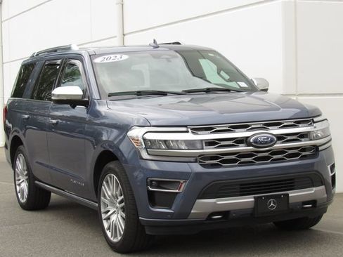 Used 2023 Ford Expedition Platinum AWD/4WD image 2
