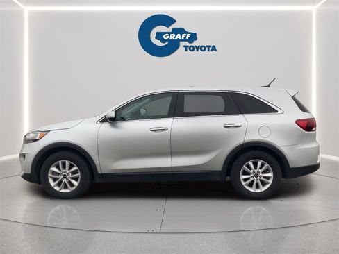 Used 2020 Kia Sorento LX image 3