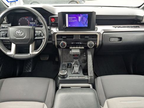 Used 2025 Toyota Tacoma TRD Off-Road image 25