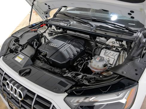 Used 2021 Audi Q5 Prestige w/ Prestige Package image 48