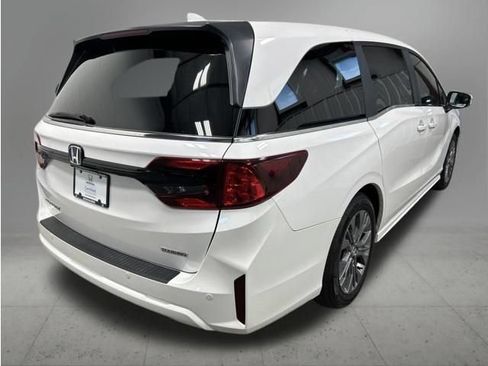 Certified 2026 Honda Odyssey Touring image 6