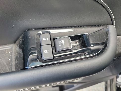 Used 2023 Jeep Grand Cherokee Overland w/ Advanced Protech Group III image 15