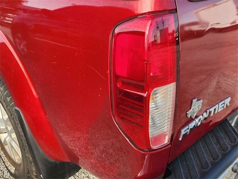 Used 2017 Nissan Frontier SV w/ SV Value Truck Package image 7