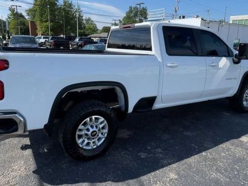 Used 2024 Chevrolet Silverado 2500 LT w/ Convenience Package AWD/4WD image 2