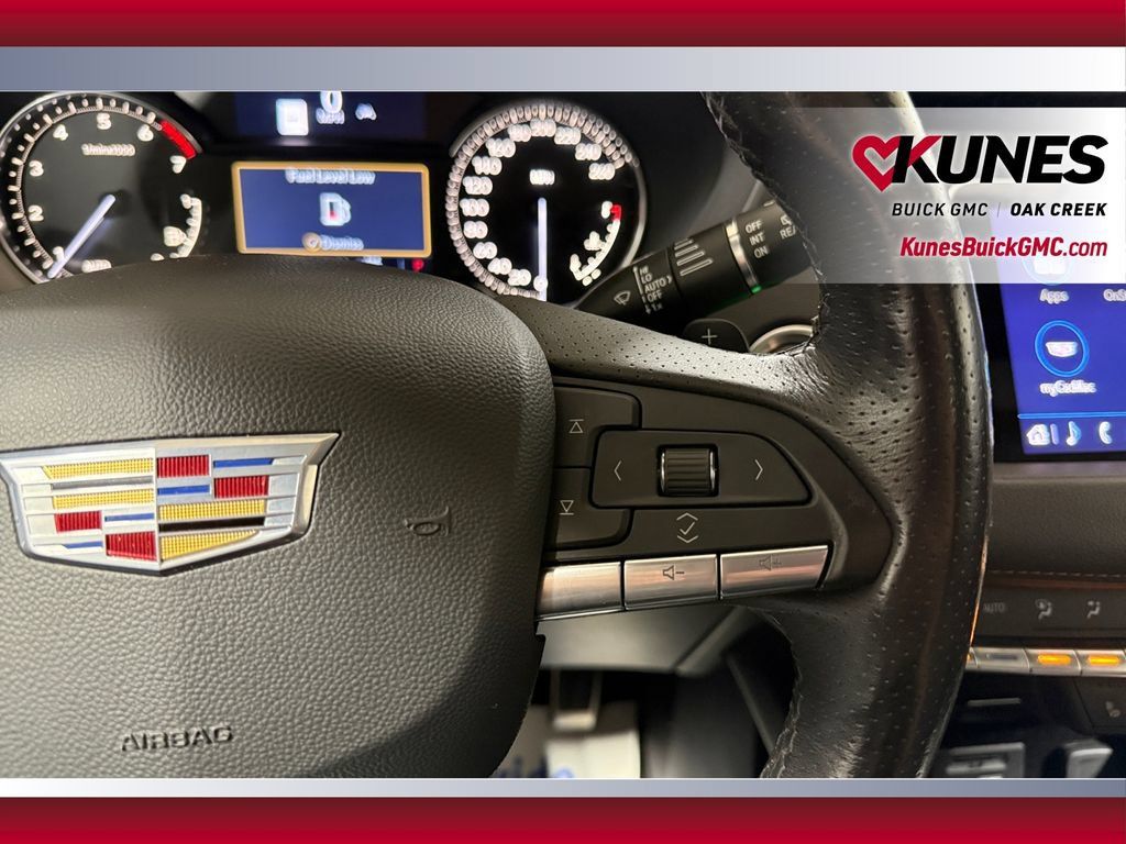 Used 2022 Cadillac XT4 Sport w/ Sun And Sound Package AWD/4WD image 18