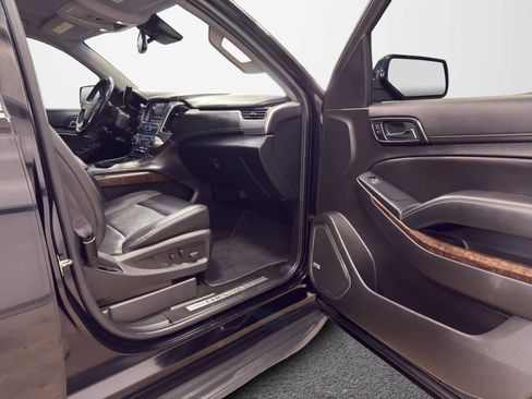 Used 2017 Chevrolet Tahoe LT w/ Luxury Package image 31