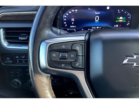 Used 2022 Chevrolet Suburban Z71 w/ Z71 Off-Road Package image 19