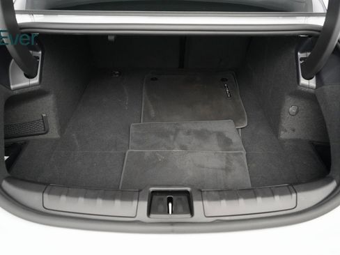 Used 2022 Porsche Taycan image 24