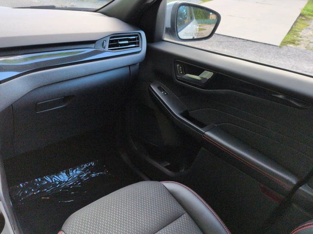 Used 2025 Ford Escape ST-Line Select AWD/4WD image 16