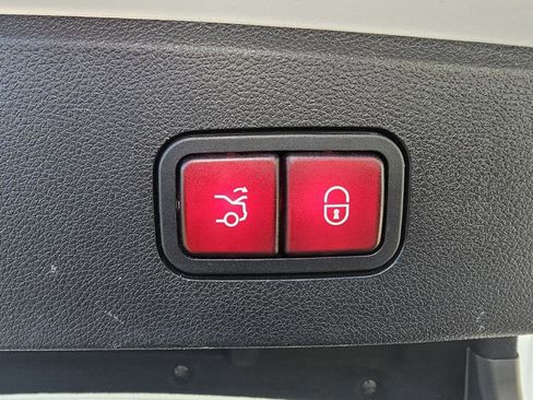 Used 2015 Mercedes-Benz E 350 4MATIC Sedan w/ Premium 1 Package image 15