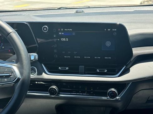 Used 2025 Chevrolet Equinox LT AWD/4WD image 17