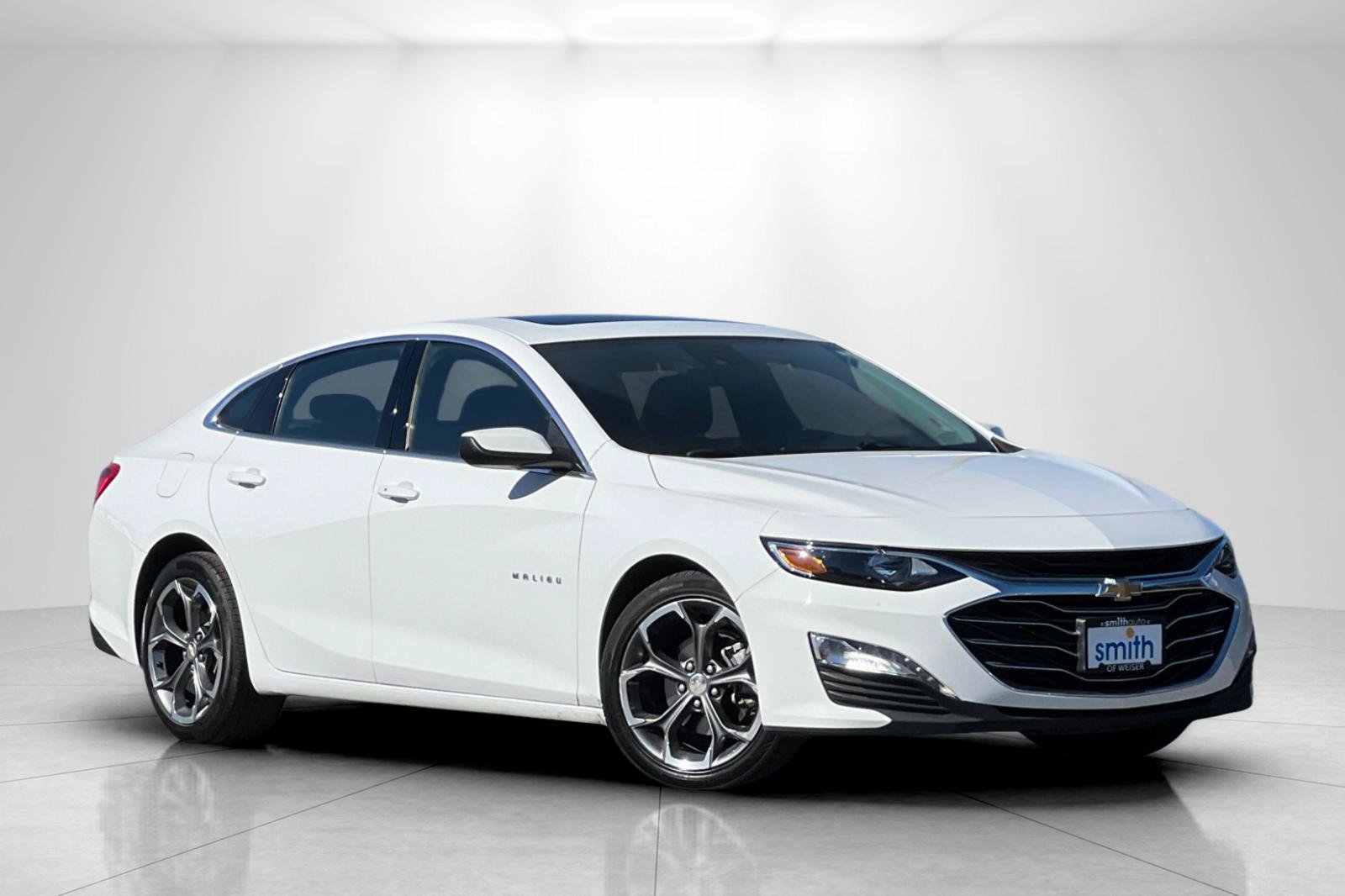 Used 2024 Chevrolet Malibu LT FWD image 2