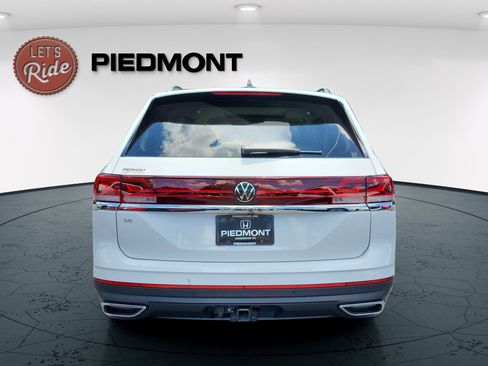 Used 2024 Volkswagen Atlas SE FWD image 6