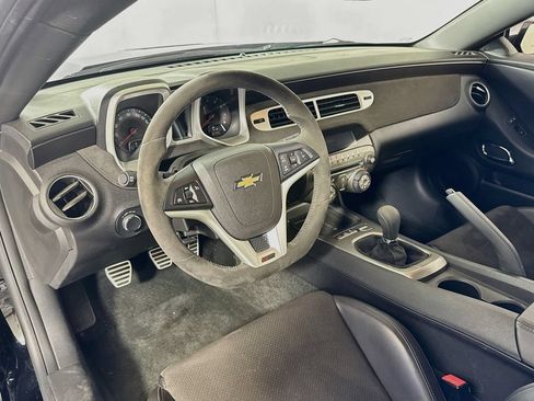 Used 2015 Chevrolet Camaro Z/28 RWD image 9