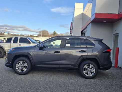 New 2025 Toyota RAV4 XLE image 7