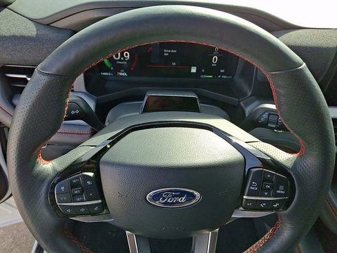 Used 2025 Ford Explorer ST-Line w/ ST-Line Street Pack image 22