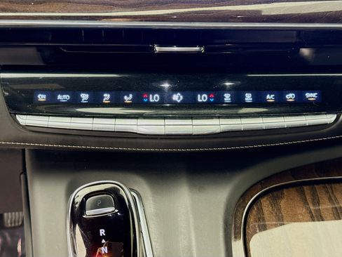 Used 2023 Cadillac Escalade ESV Sport Platinum w/ Heavy-Duty Trailer Package AWD/4WD image 18